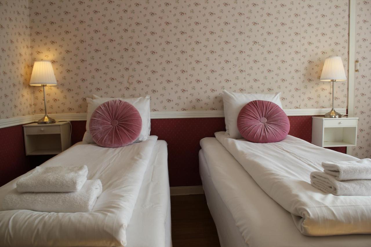 Hotel Pensionat Granparken Norrtalje Ngoại thất bức ảnh