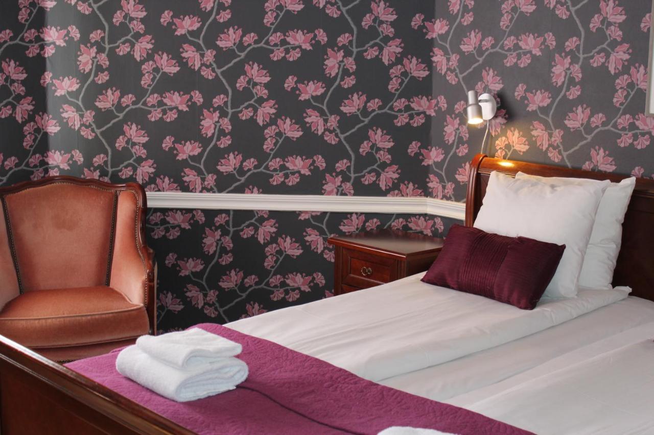 Hotel Pensionat Granparken Norrtalje Ngoại thất bức ảnh