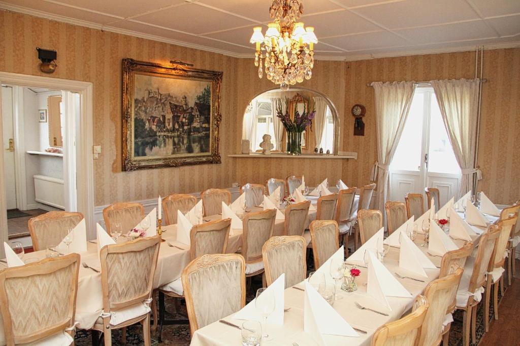 Hotel Pensionat Granparken Norrtalje Ngoại thất bức ảnh