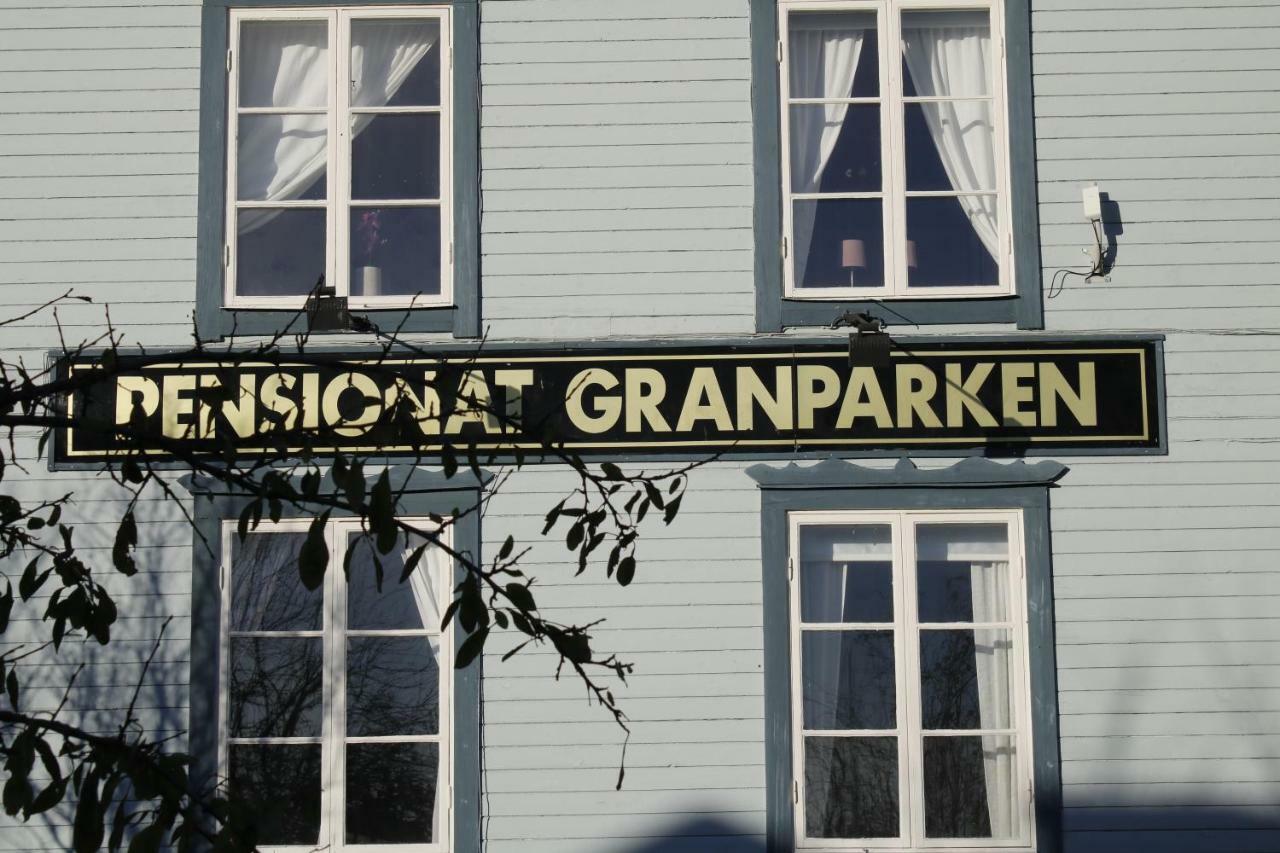 Hotel Pensionat Granparken Norrtalje Ngoại thất bức ảnh